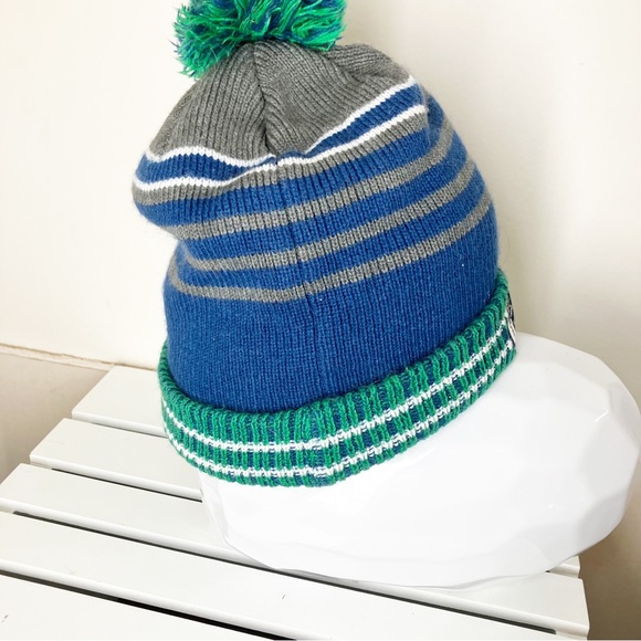 Vancouver Canucks NHL Bennie Hat EUC - Picture 2 of 4